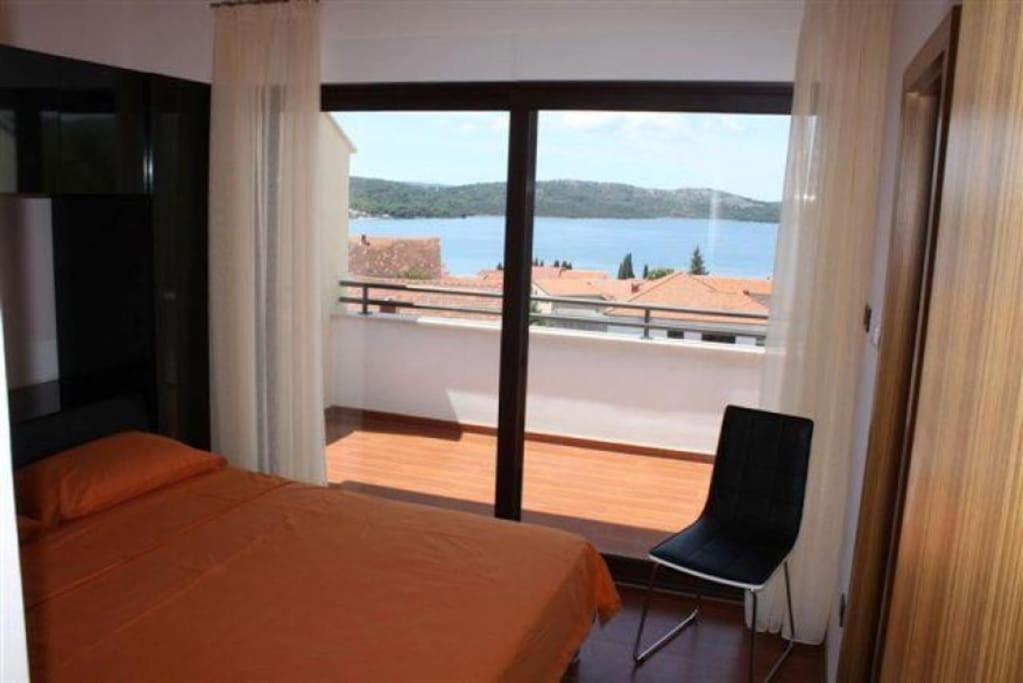 Villa Bruna โตรกีร์ ภายนอก รูปภาพ
